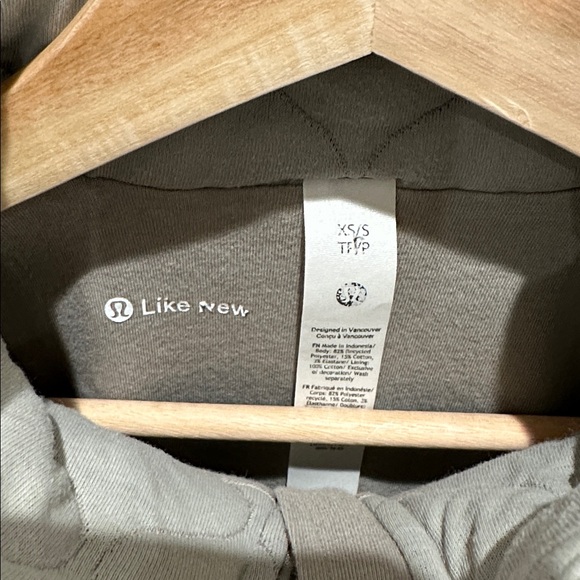 Lululemon Scuba Quilted Half Zip - Picture 3 of 4